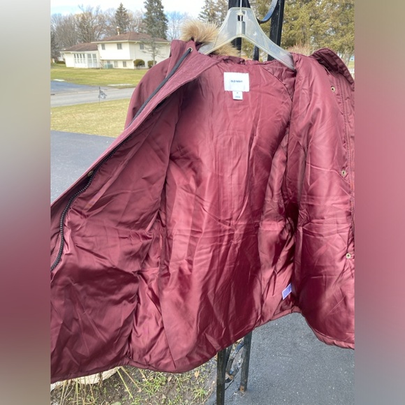 NEW WOMENS BURGUNDY OLD NAVY PARKA COAT WITH HOOD SMALL - Picture 3 of 4